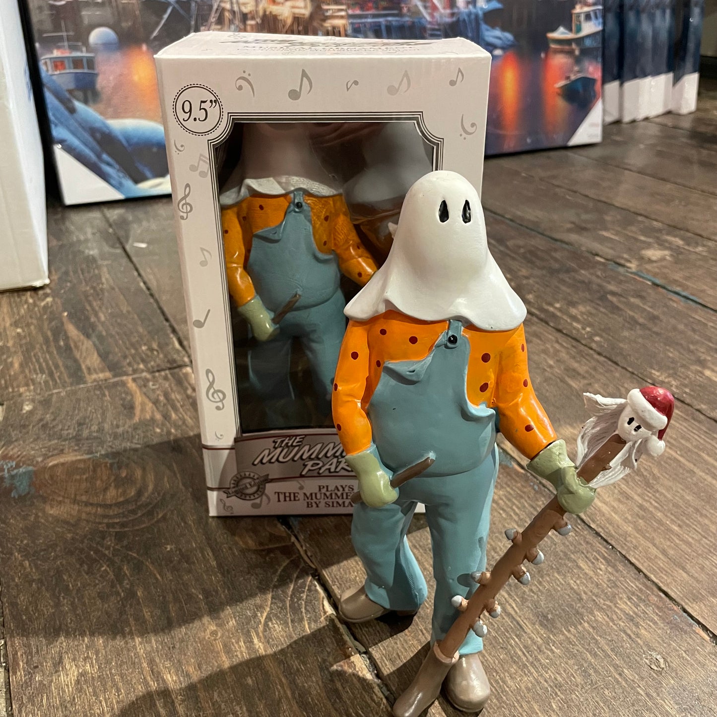 Mummer Musical 9.5", Mummer with Ugly Stick