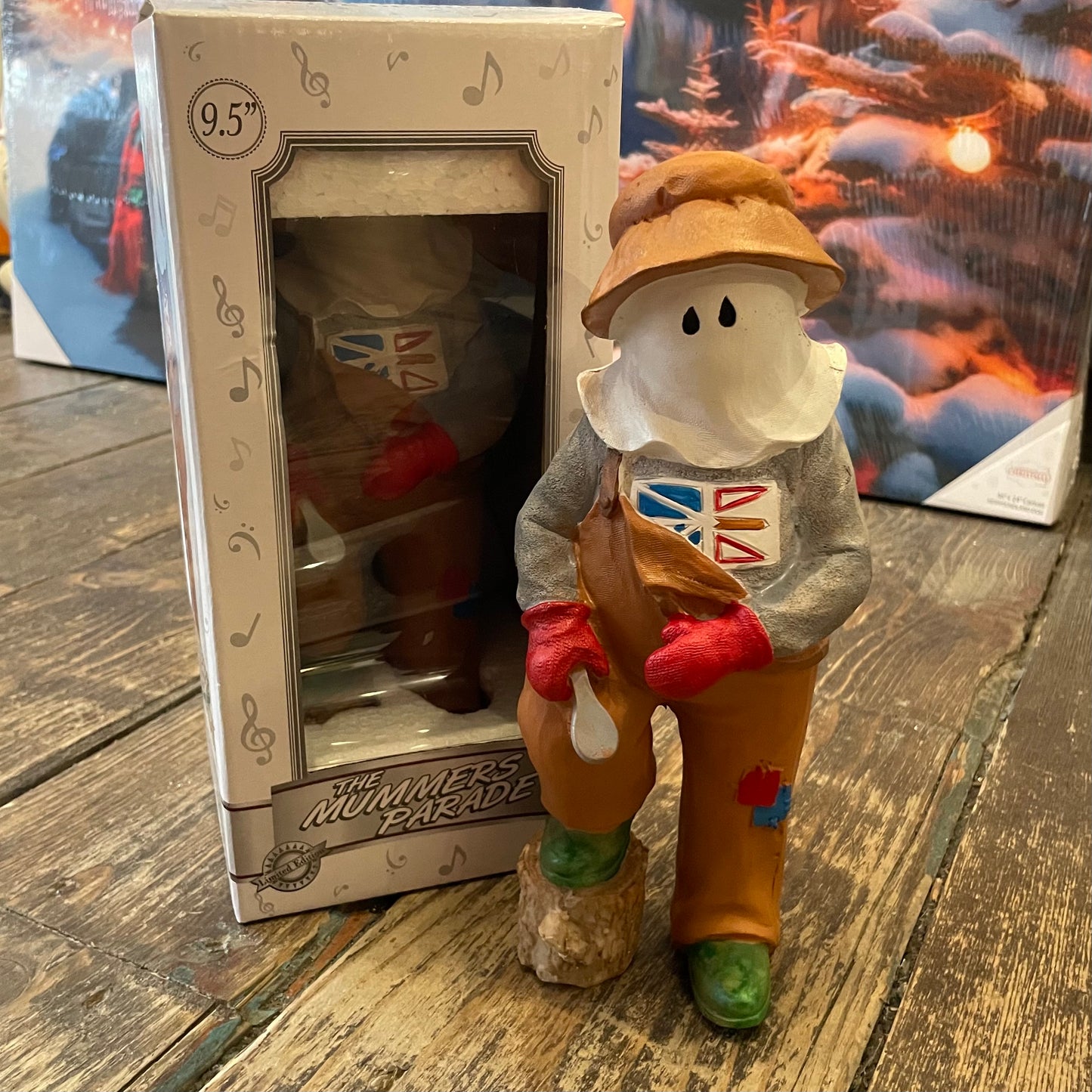 NL Flag & Spoon Playin' Mummer Figurine 9"